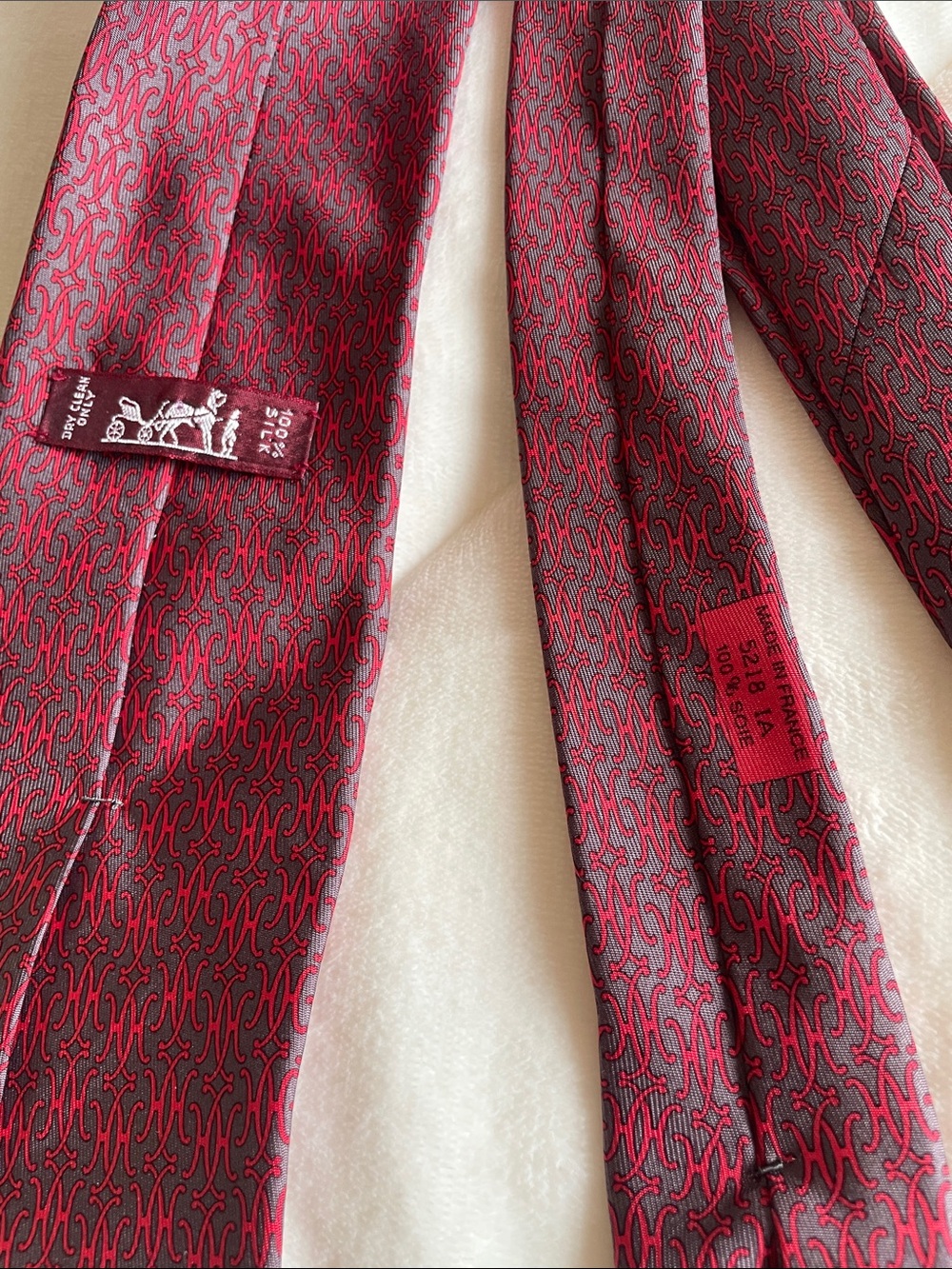 Auth.Hermes Paris France 100% Silk Red Grey H Patterned Silk Tie Rare - Picture 5 of 9